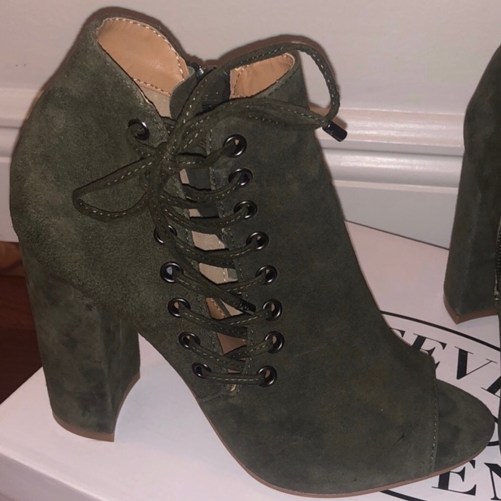 Steve Madden Ballard Bootie - Olive Green